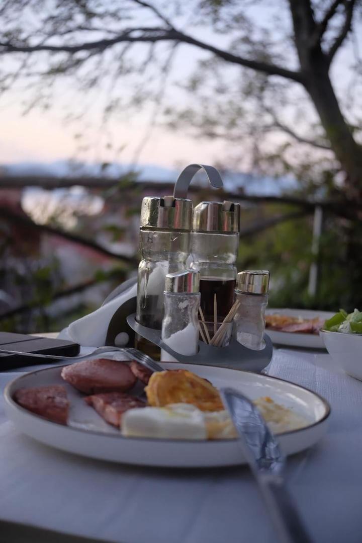 Roleo Guest House Lini Zewnętrze zdjęcie