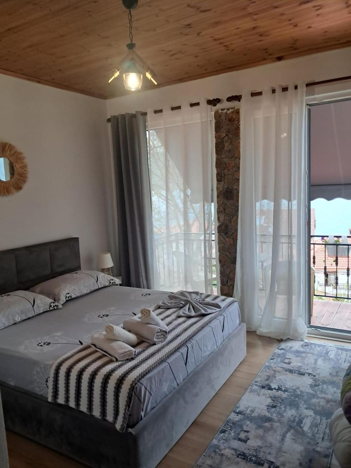 Roleo Guest House Lini Zewnętrze zdjęcie